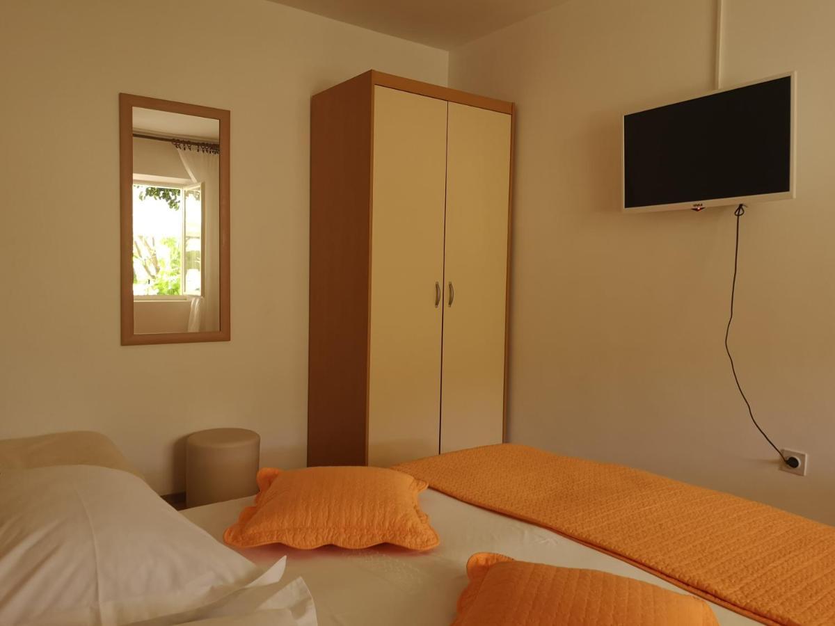 Apartments & Rooms Anita フヴァル エクステリア 写真
