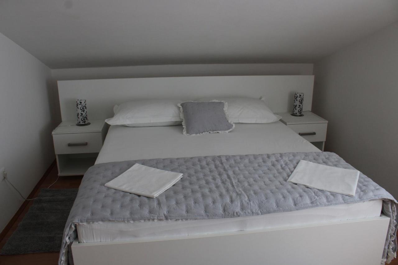Apartments & Rooms Anita フヴァル エクステリア 写真